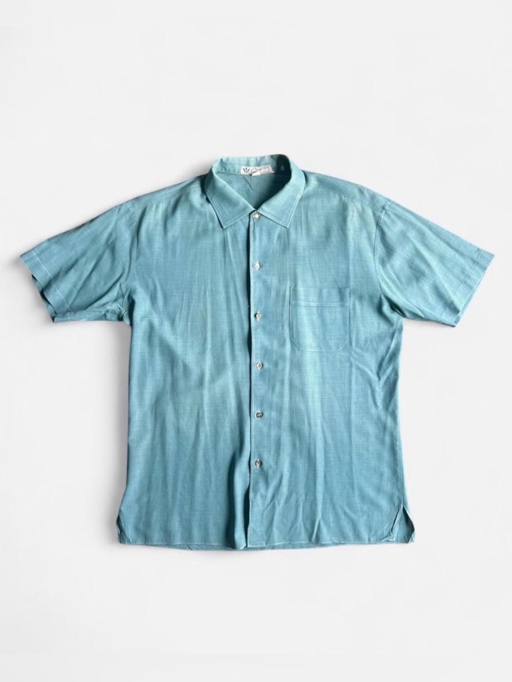 Vintage 1950’s I. Magnin linen pale aqua men’s button down size L